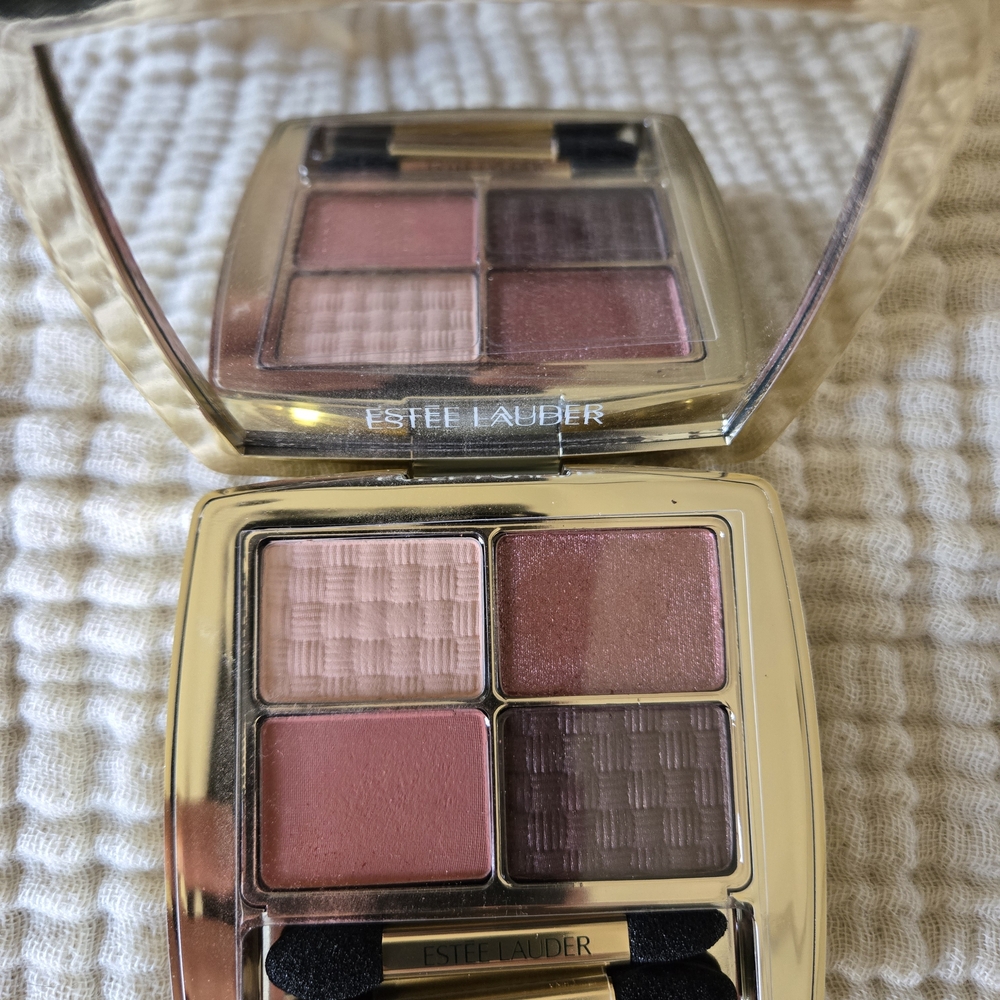 ESTEE LAUDER THE ESSENTIAL EYESHADOW QUAD  APRES SPREE NIB